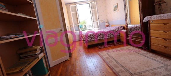 2 bedrooms House in Vanves, France No. 172971 4