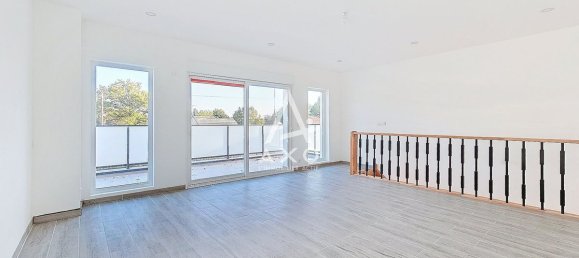 4 bedrooms House in Villemandeur, France No. 153850 21