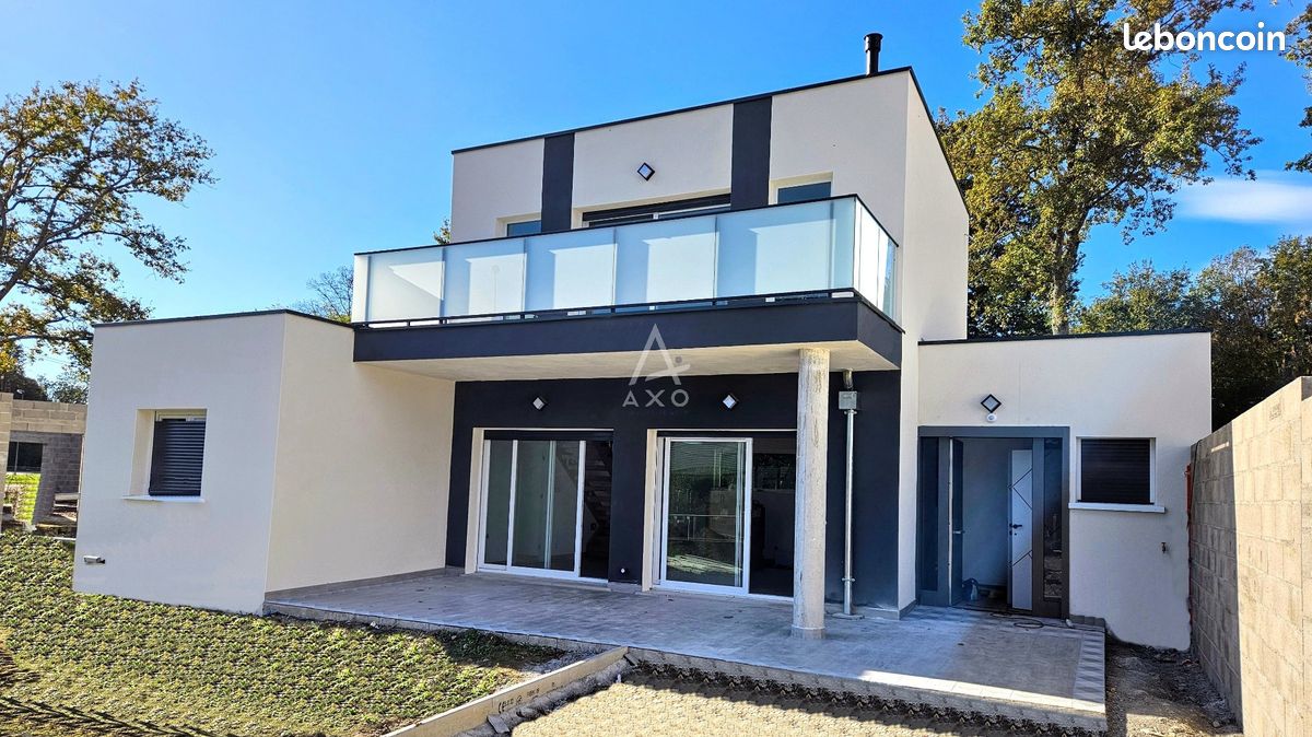 4 bedrooms House in Villemandeur, France No. 153850