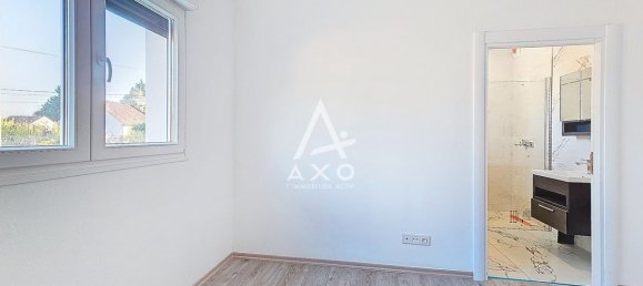 4 bedrooms House in Villemandeur, France No. 153850 7