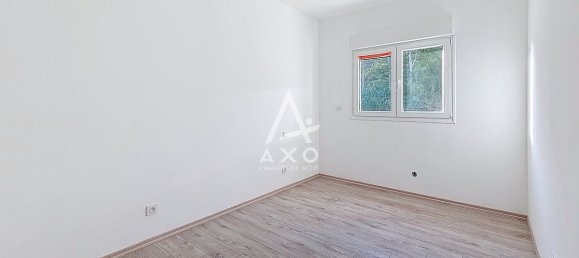 4 bedrooms House in Villemandeur, France No. 153850 12