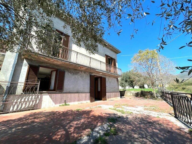 2 bedrooms House in Isola del Liri, Italy No. 54055