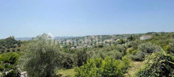 5 rooms Villa in Pescara, Italy No. 16491 2