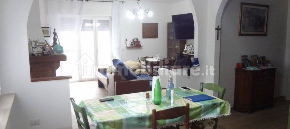 3 bedrooms Apartment in Castelraimondo, Italy No. 250825 4