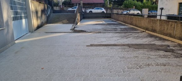 Gewerbliche Immobilie in Venegono Superiore, Italy 194m², Nr. 360941 8