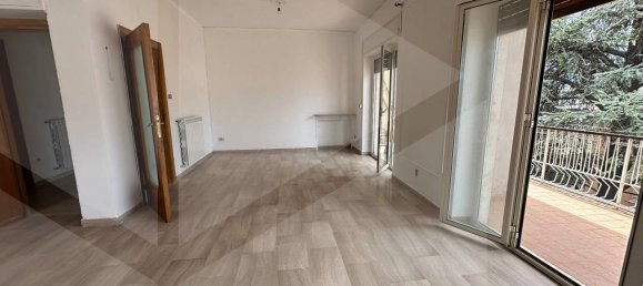 Apartamento de 4 divisões em Avezzano, Italy N.º 32783 48