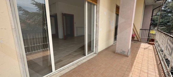 Apartamento de 4 divisões em Avezzano, Italy N.º 32783 3