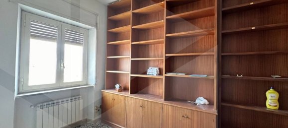 Apartamento de 4 divisões em Avezzano, Italy N.º 32783 9
