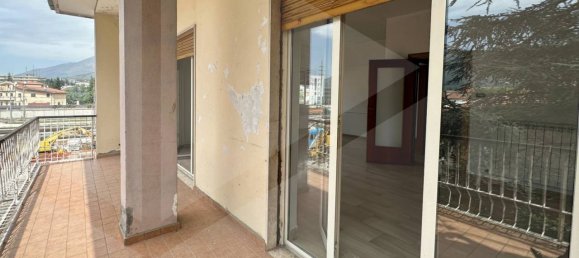 Apartamento de 4 divisões em Avezzano, Italy N.º 32783 4