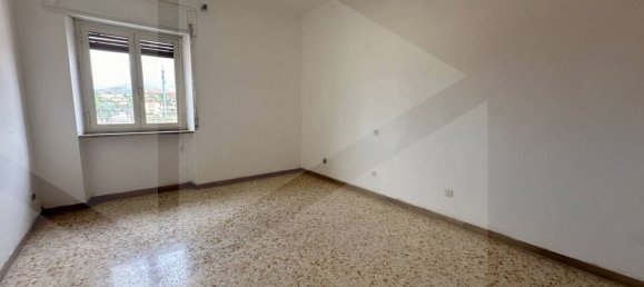 Apartamento de 4 divisões em Avezzano, Italy N.º 32783 44
