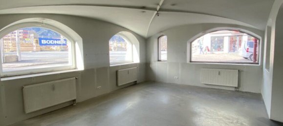 261m² Commercial property in Schwaz, Austria No. 129356 2