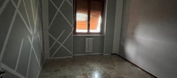 4 bedrooms Apartment in Tortona, Italy No. 379684 6