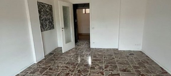 4 bedrooms Apartment in Tortona, Italy No. 379684 2