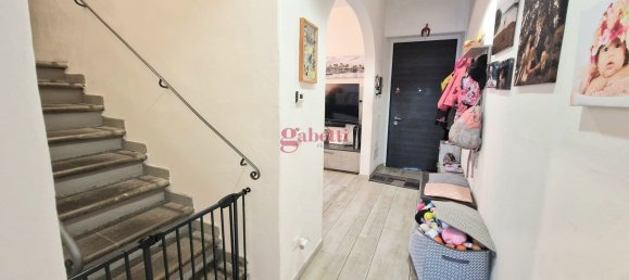 4-Zimmer Wohnung in Borgo San Lorenzo, Italy, Nr. 81286 8