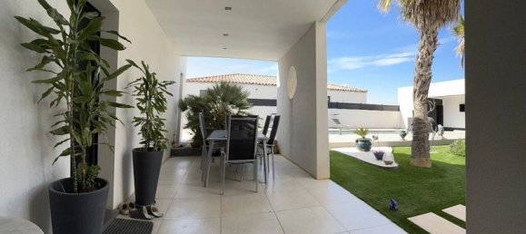 3 bedrooms Villa in Argeliers, France No. 202907 3