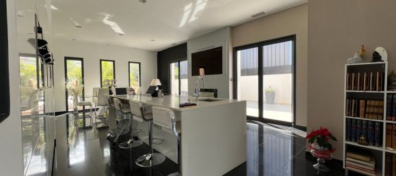 3 bedrooms Villa in Argeliers, France No. 202907 9