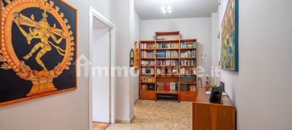 2 Schlafzimmer Wohnung in Turin, Italy, Nr. 335411 8