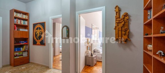 2 Schlafzimmer Wohnung in Turin, Italy, Nr. 335411 7
