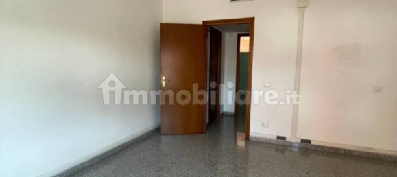 Oficina de 3 habitaciónes en Latina, Italy No. 121401 3