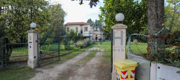 6 bedrooms Villa in Ravenna, Italy No. 339818 3