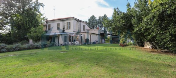 6 bedrooms Villa in Ravenna, Italy No. 339818 2