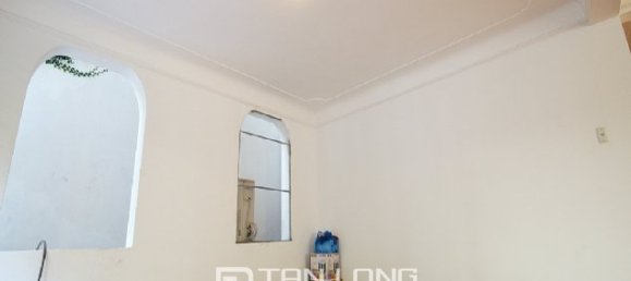 5 bedrooms Villa in Tay Ho, Vietnam No. 1182 3