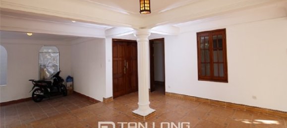 5 bedrooms Villa in Tay Ho, Vietnam No. 1182 2
