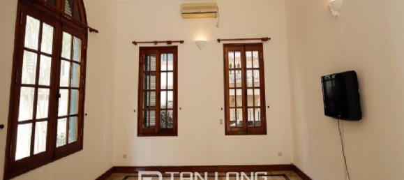 5 bedrooms Villa in Tay Ho, Vietnam No. 1182 6