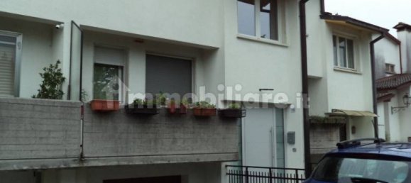 3 bedrooms House in Udine, Italy No. 273325 2