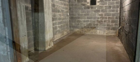 1 room Garage in Milan, Italy No. 241138 2