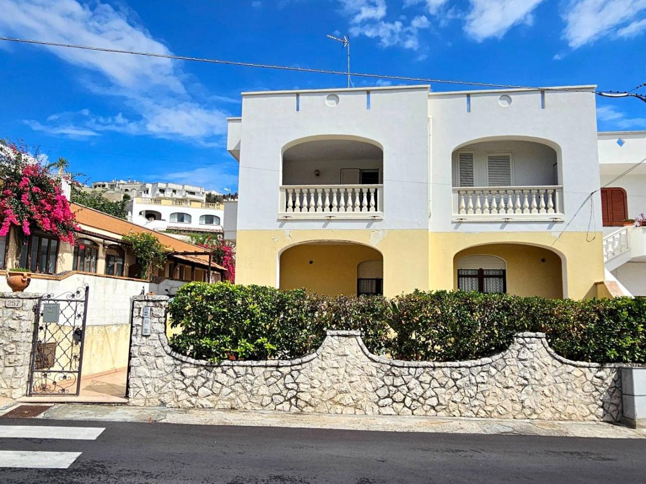 5غرفة شقة في Castro, Italy رقم 33853