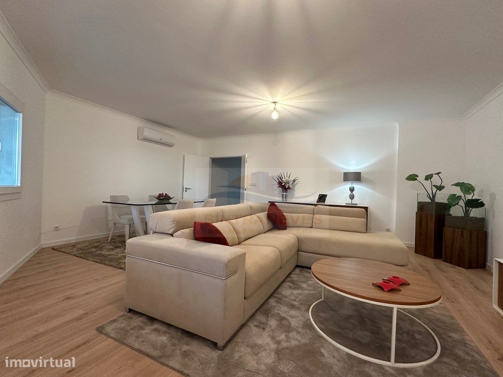 3 bedrooms Apartment in Amadora, Portugal No. 105110