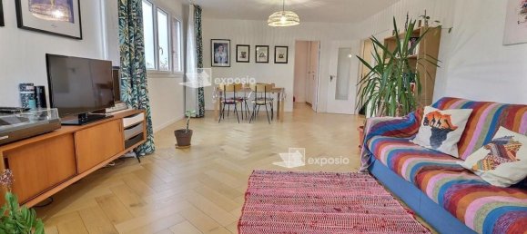 3 bedrooms Apartment in Paris, France No. 173204 2