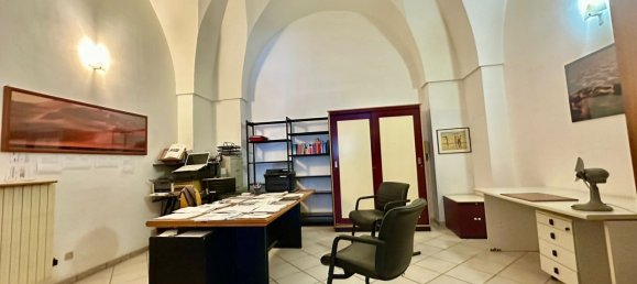 3-salle Appartement à Arnesano, Italy No. 284073 7