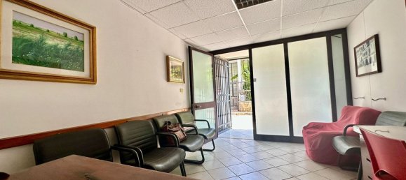 3-salle Appartement à Arnesano, Italy No. 284073 3