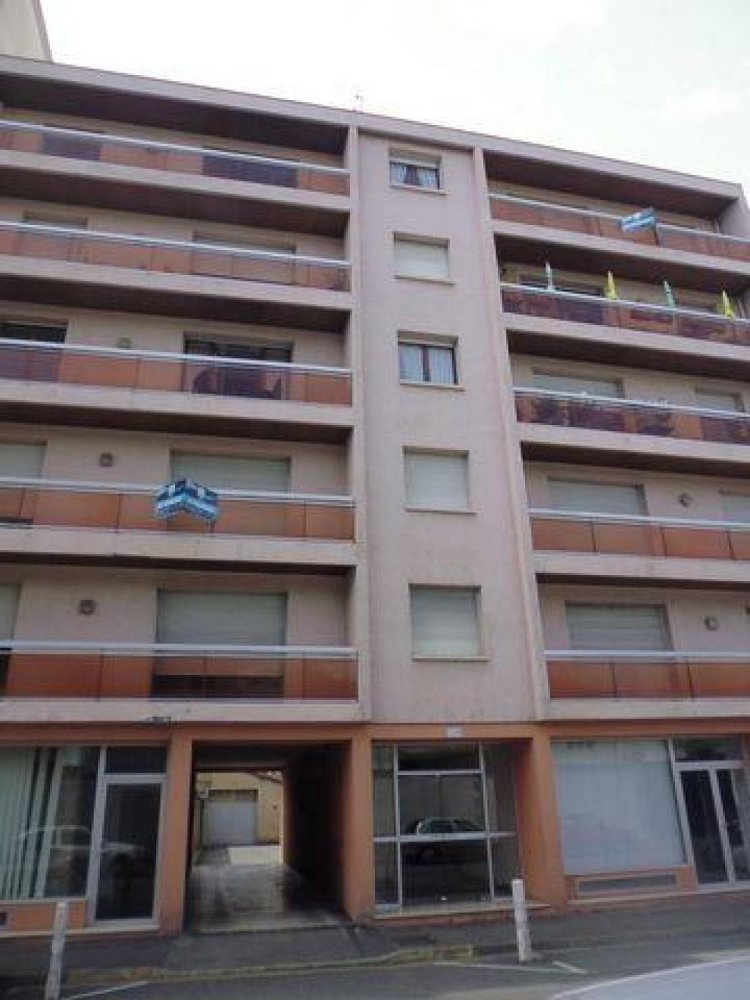 2 bedrooms Condo in Tarbes, France No. 30032