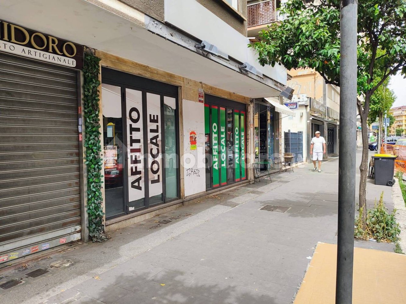 1 room Commercial property in Rome, Italy No. 165196