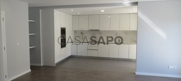 3 bedrooms Apartment in Corroios, Portugal No. 195376 2