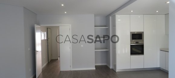 3 bedrooms Apartment in Corroios, Portugal No. 195376 3