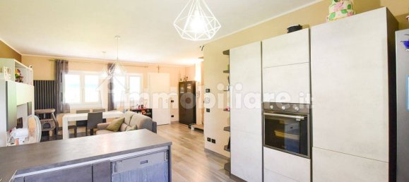 3 bedrooms Apartment in Ponte Lambro, Italy No. 379430 5