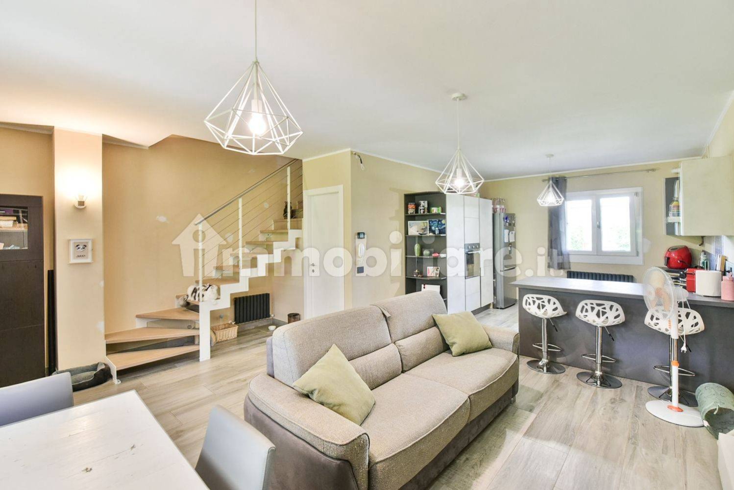 3 bedrooms Apartment in Ponte Lambro, Italy No. 379430