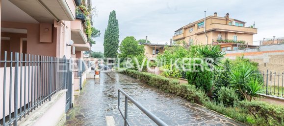 259m² Garage in Rome, Italy No. 63328 12