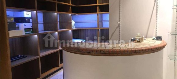 Коммерческая недвижимость с 1 комнатой в Конельяно, Италия № 218266 6