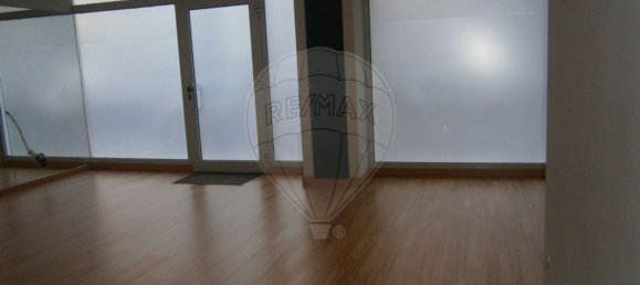 Gewerbliche Immobilie in Lisbon, Portugal 85m², Nr. 65788 2