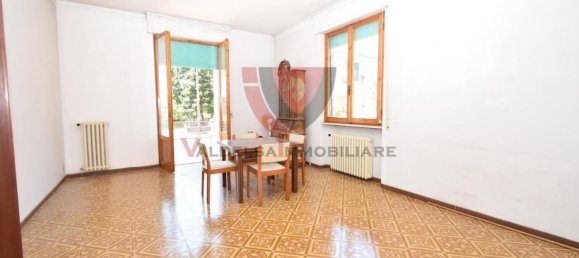 5 rooms Apartment in Colle di Val d'Elsa, Italy No. 261147 6
