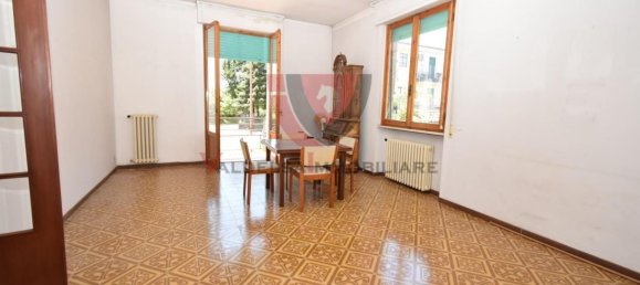 5 rooms Apartment in Colle di Val d'Elsa, Italy No. 261147 10