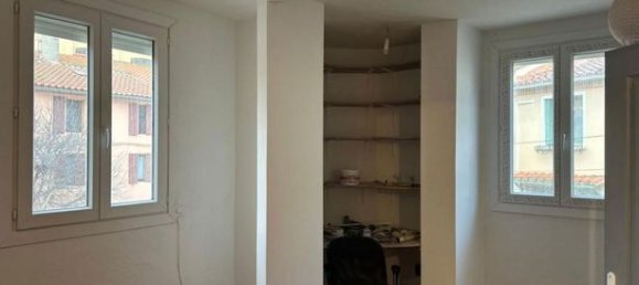 35m² Office in Elne, France No. 301140 4