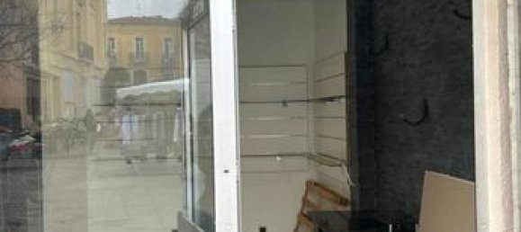 35m² Office in Elne, France No. 301140 3