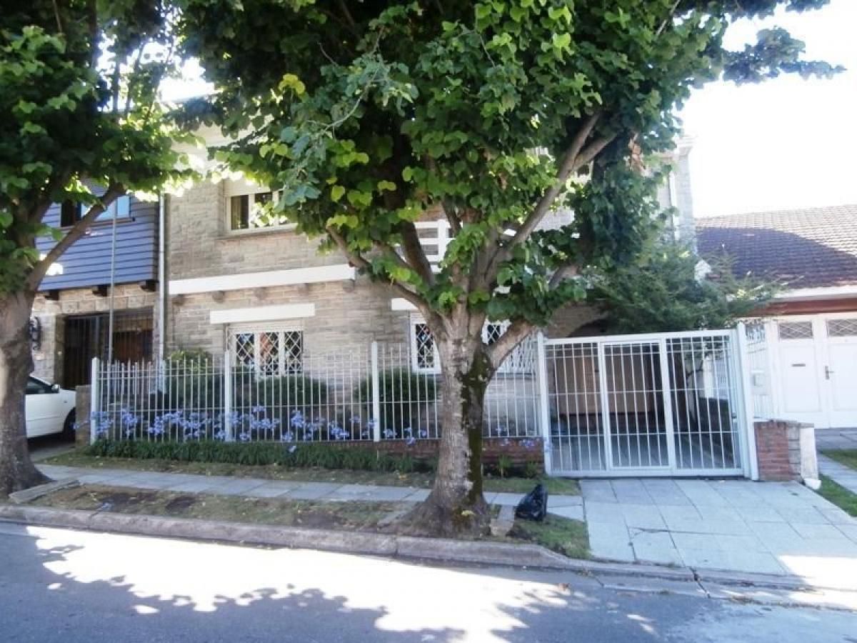 3 bedrooms House in Mar del Plata, Argentina No. 87938