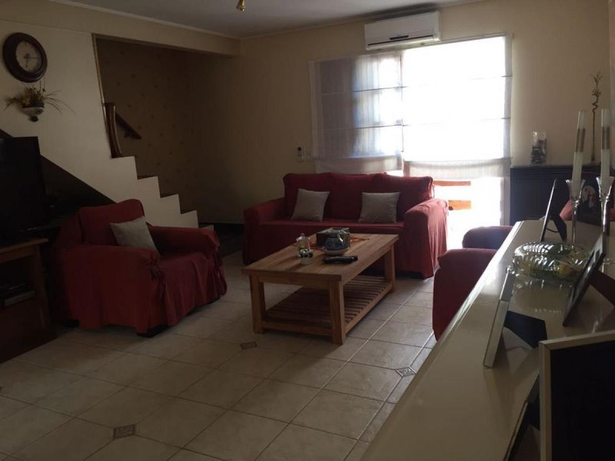 3 bedrooms House in Buenos Aires, Argentina No. 90668